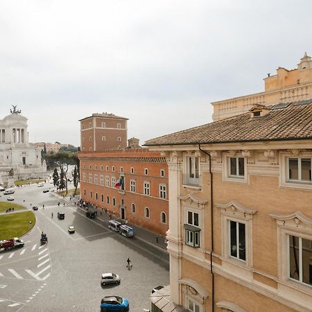 ローマ Sonder Piazza Veneziaアパートホテル エクステリア 写真